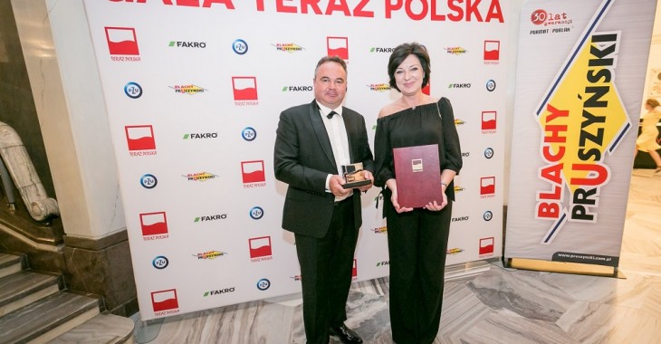 Godło Teraz Polska dla Stymulującego serum do rzęs Revive Lashes®